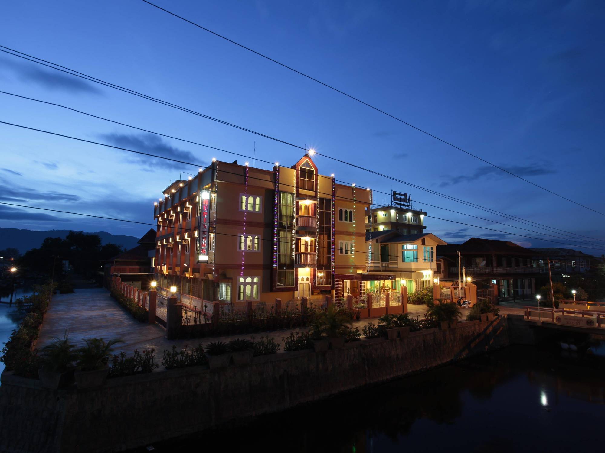 Hupin Hotel Nyaung Shwe Exterior foto